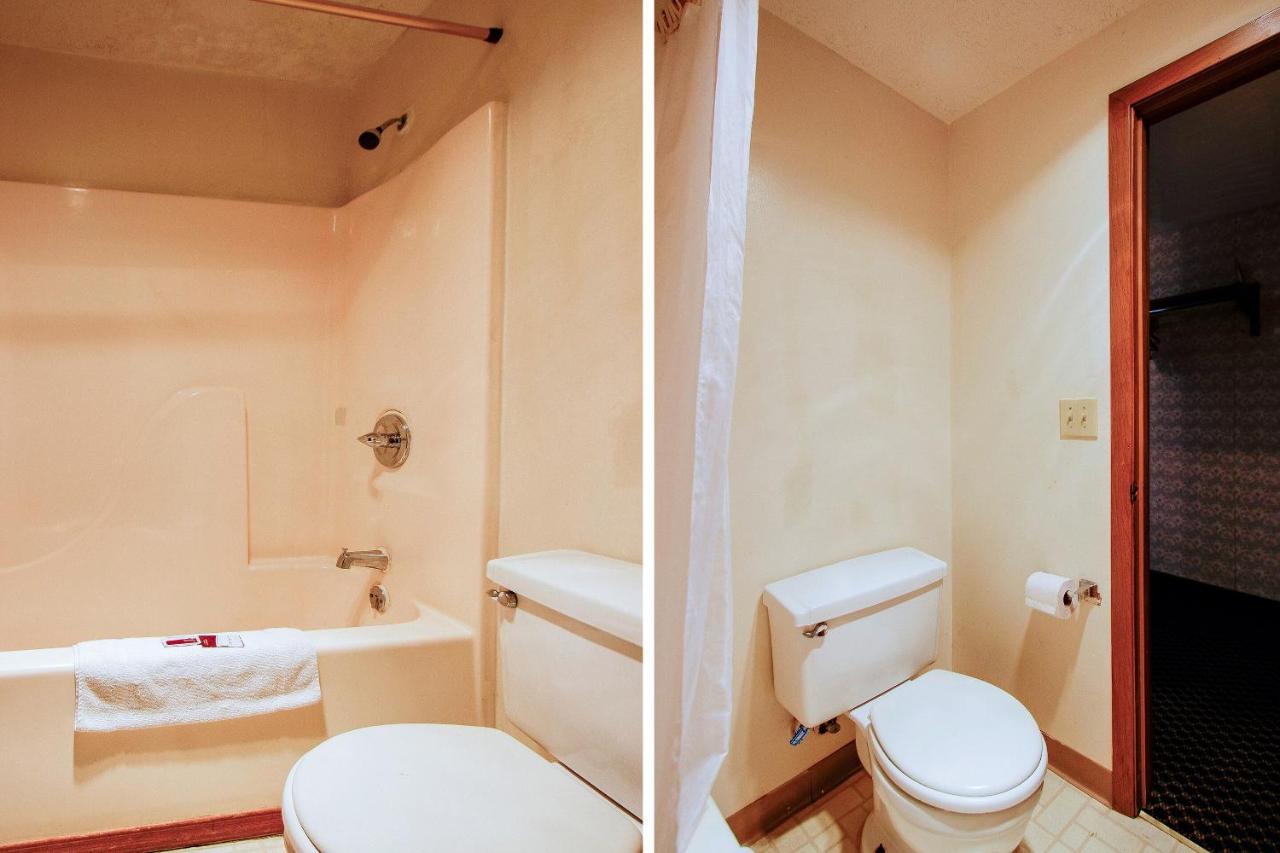 | OYO Hotel Chapmanville Inn, WV - Hwy 119