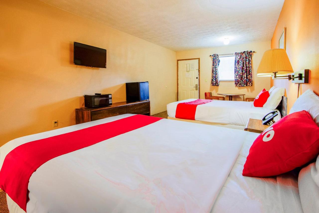 | OYO Hotel Chapmanville Inn, WV - Hwy 119