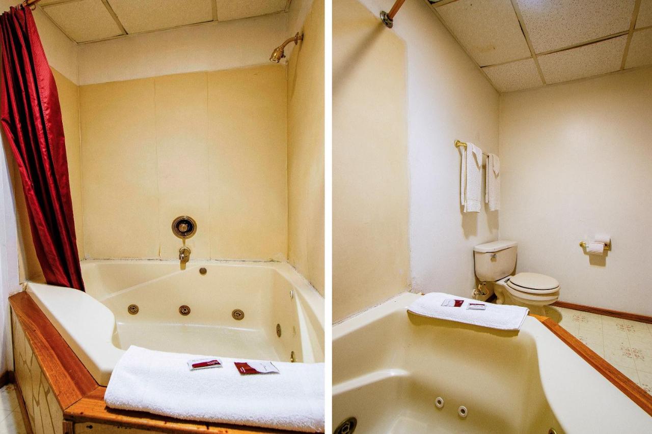 | OYO Hotel Chapmanville Inn, WV - Hwy 119