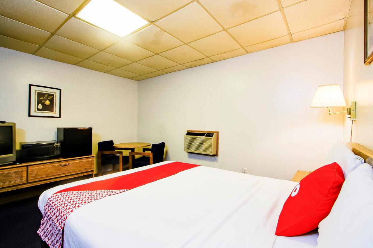 | OYO Hotel Chapmanville Inn, WV - Hwy 119