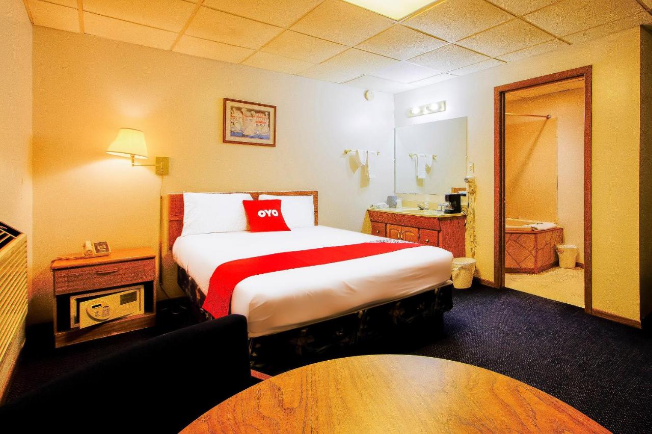 | OYO Hotel Chapmanville Inn, WV - Hwy 119