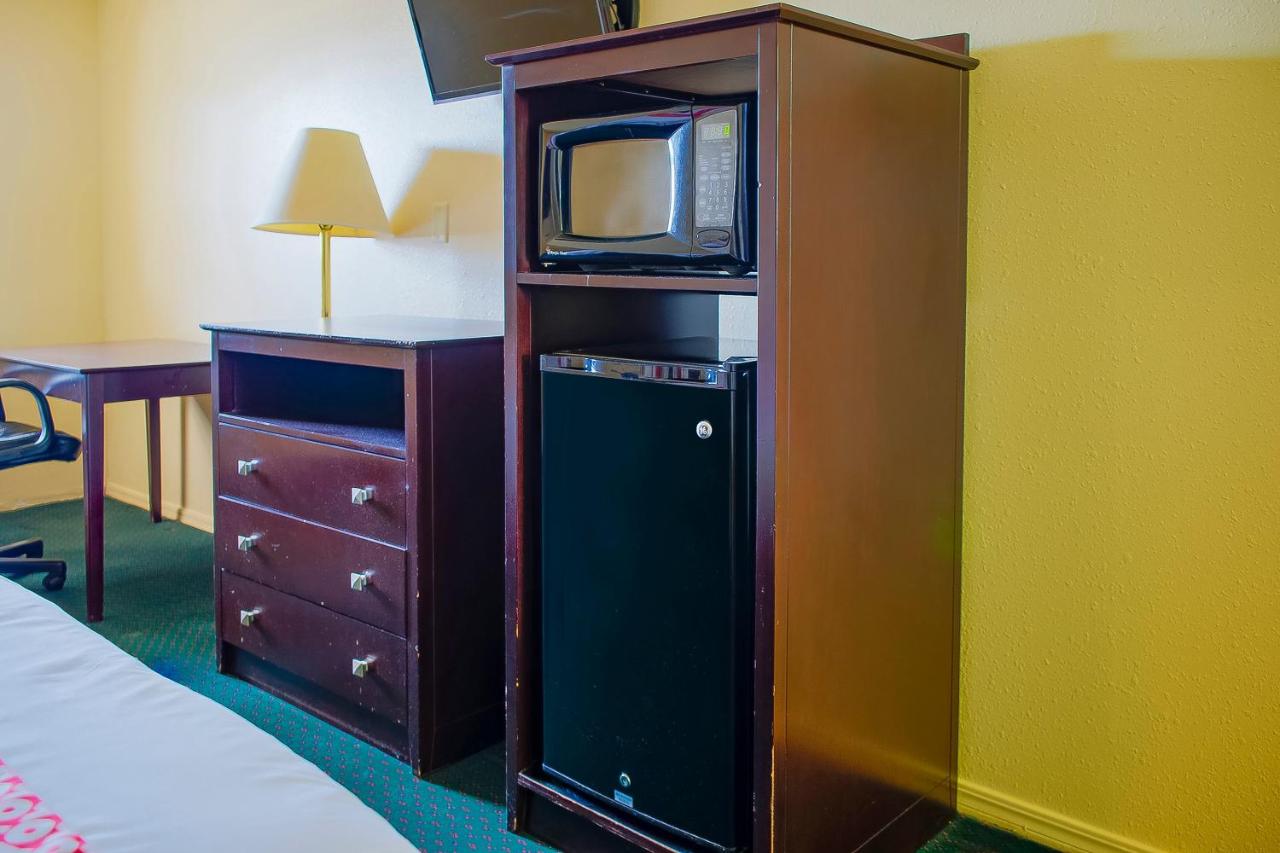 | OYO Hotel Duncan, OK - Hwy 81 Near Chisholm Casino
