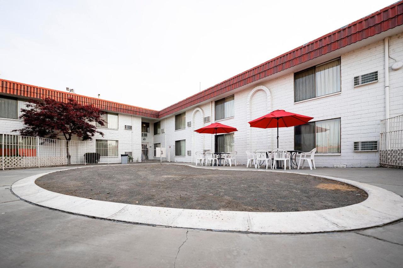  | OYO Hotel Hermiston OR, Downtown