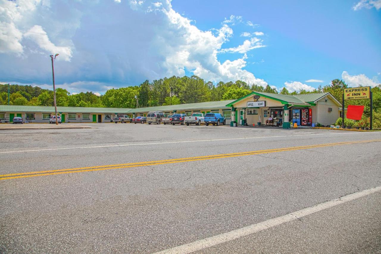  | OYO Hotel Calhoun, GA I-75