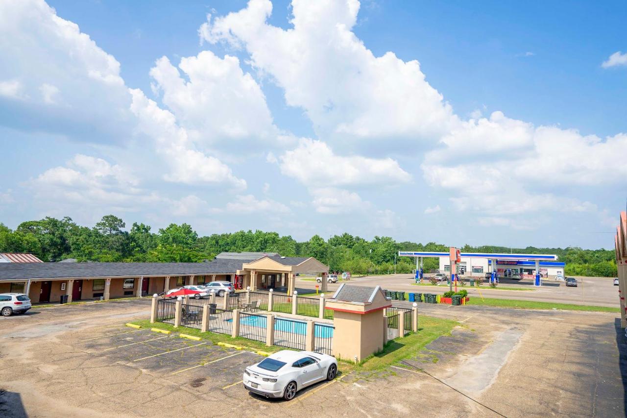 | OYO Hotel Opp AL, Floral Hwy