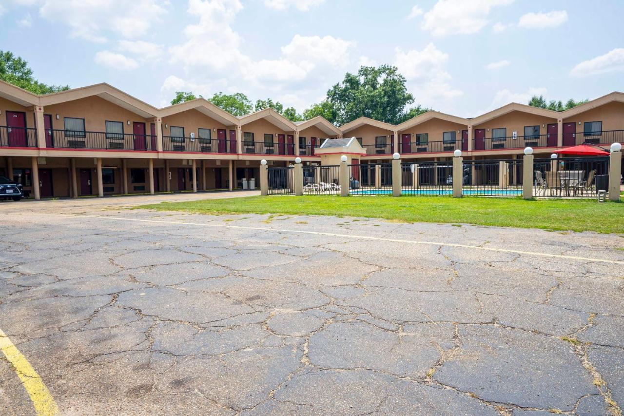 | OYO Hotel Opp AL, Floral Hwy