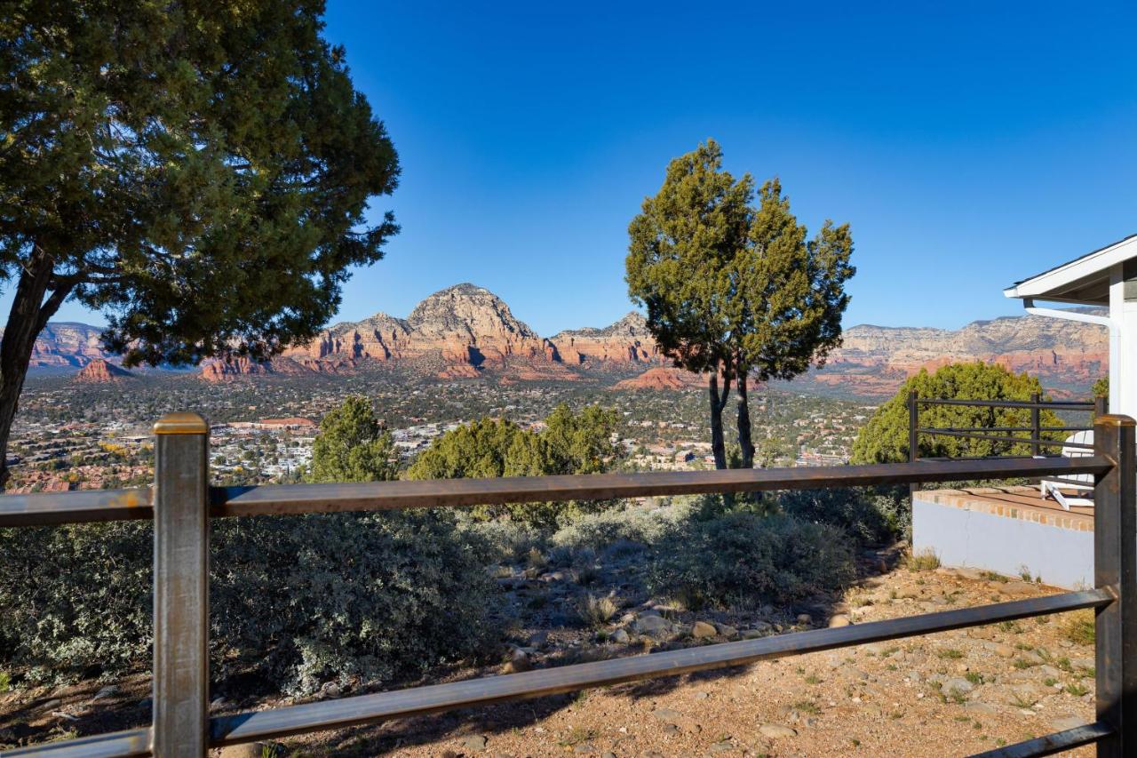 | Sky Ranch Lodge
