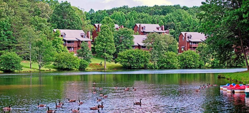 | Country Hideaway at Mountain Lakes Resort
