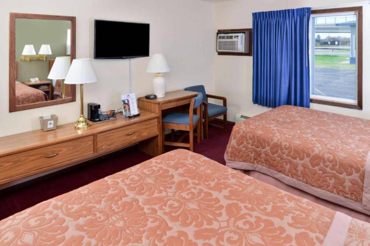 | OYO Hotel Staples MN, HWY 10 NW