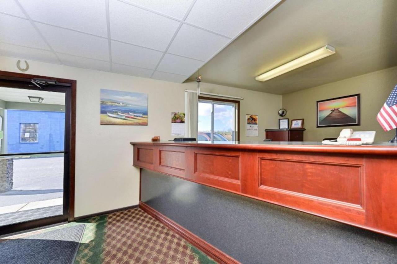 | OYO Hotel Staples MN, HWY 10 NW