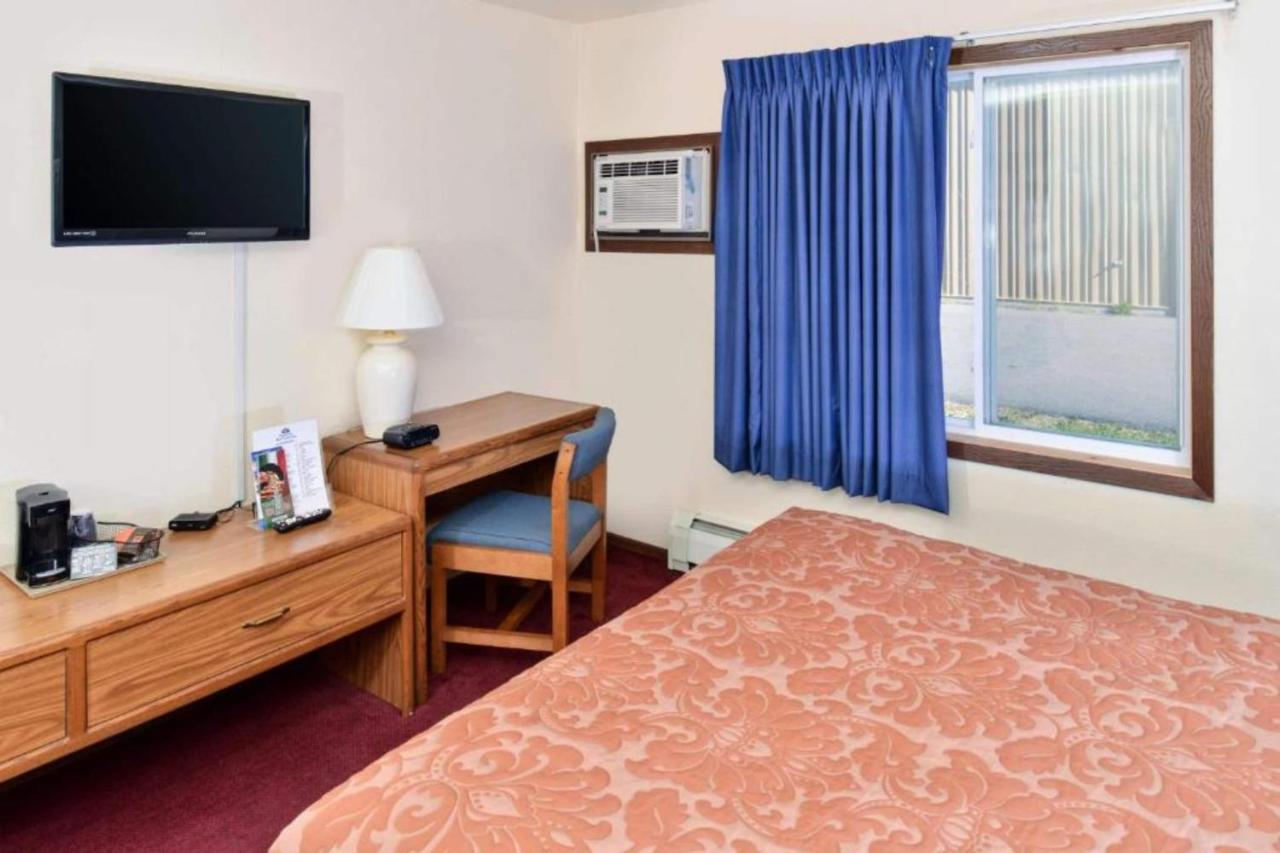 | OYO Hotel Staples MN, HWY 10 NW