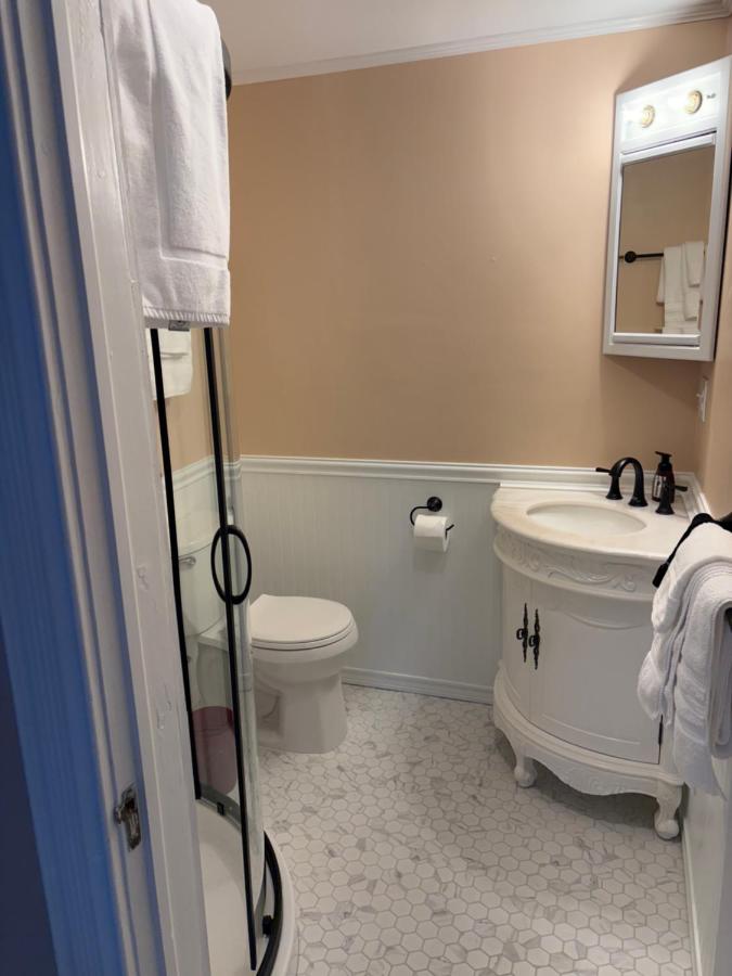  | Hudson Manor Bed & Breakfast