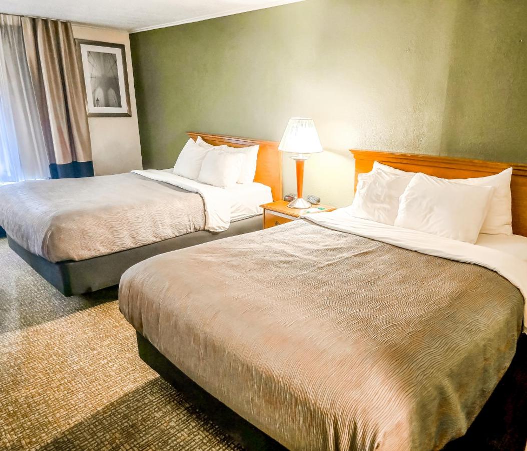 Queen Room with Two Queen Beds - Non-Smoking at Quality Inn Selinsgrove