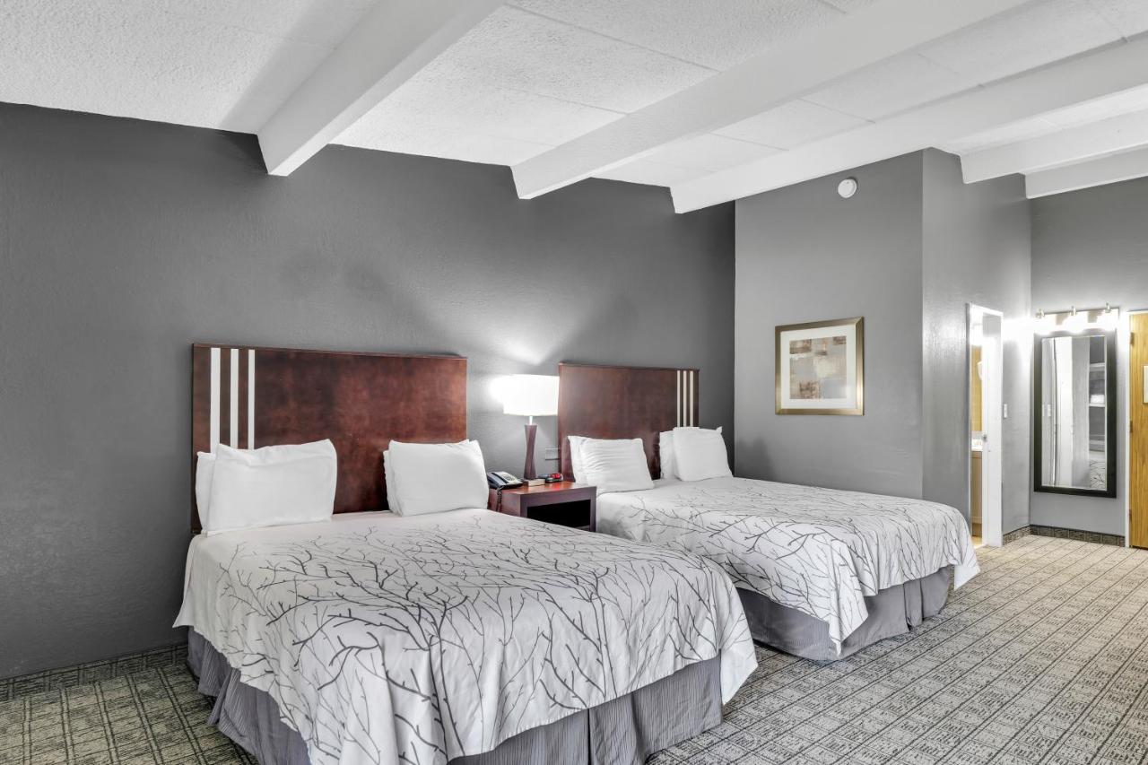 Queen Suite with Two Queen Beds at Eastland Suites Extended Stay Hotel & Conference Center