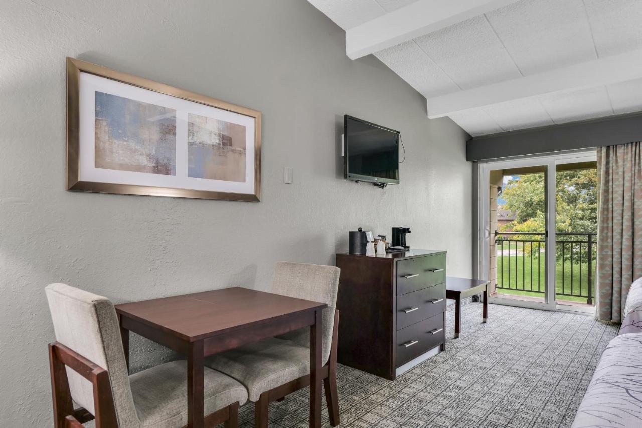 Queen Suite with Two Queen Beds at Eastland Suites Extended Stay Hotel & Conference Center