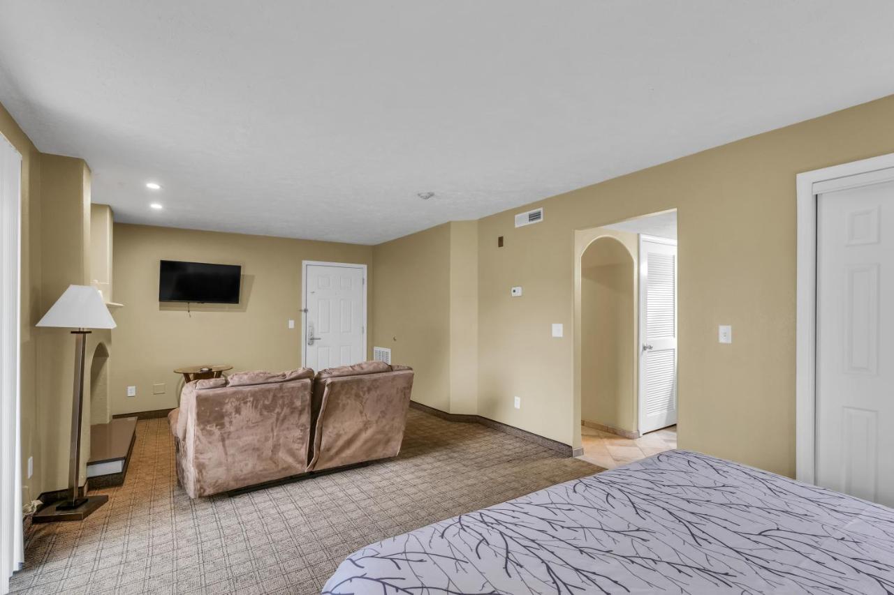 Suite at Eastland Suites Extended Stay Hotel & Conference Center