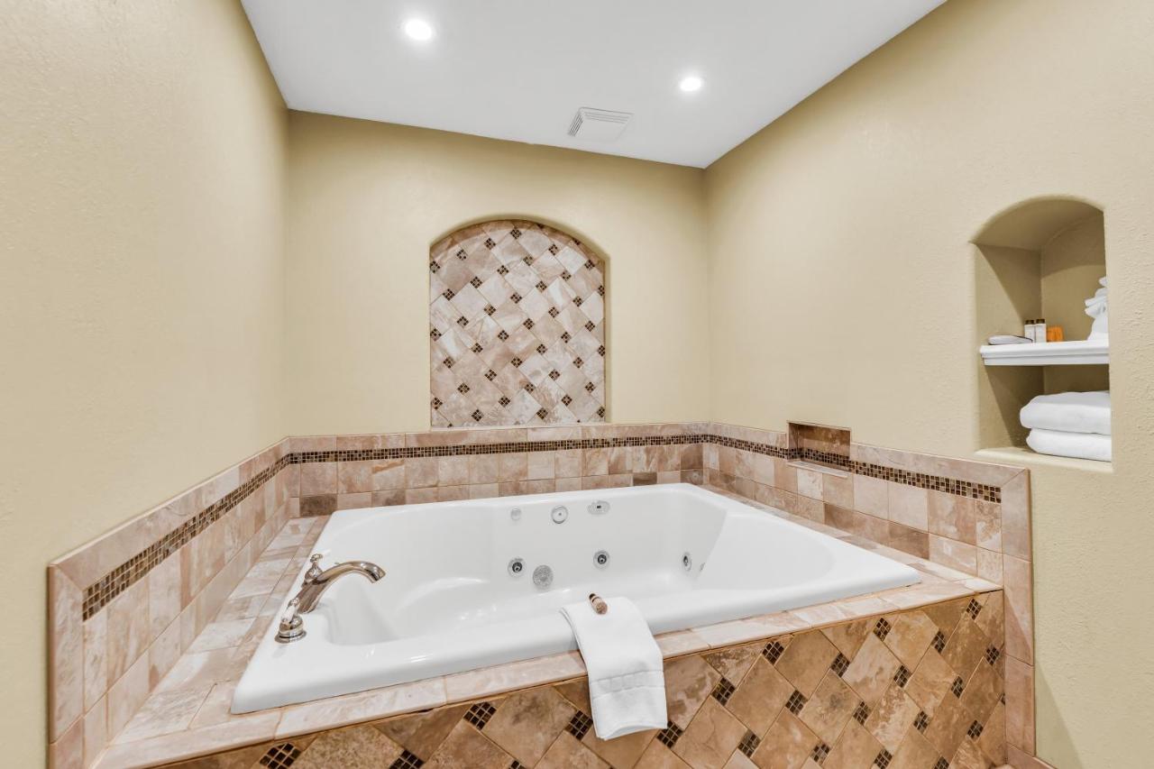 Suite at Eastland Suites Extended Stay Hotel & Conference Center