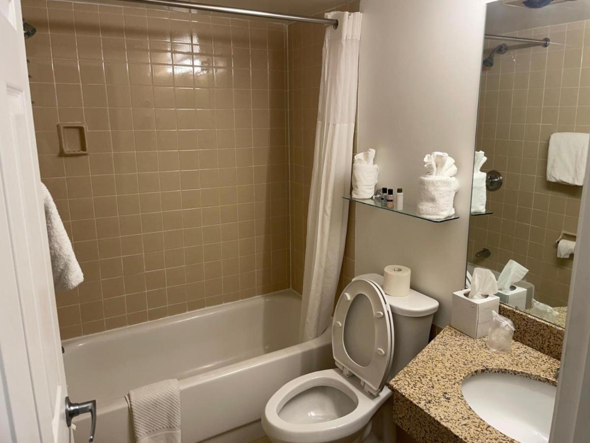 King Suite at Eastland Suites Extended Stay Hotel & Conference Center