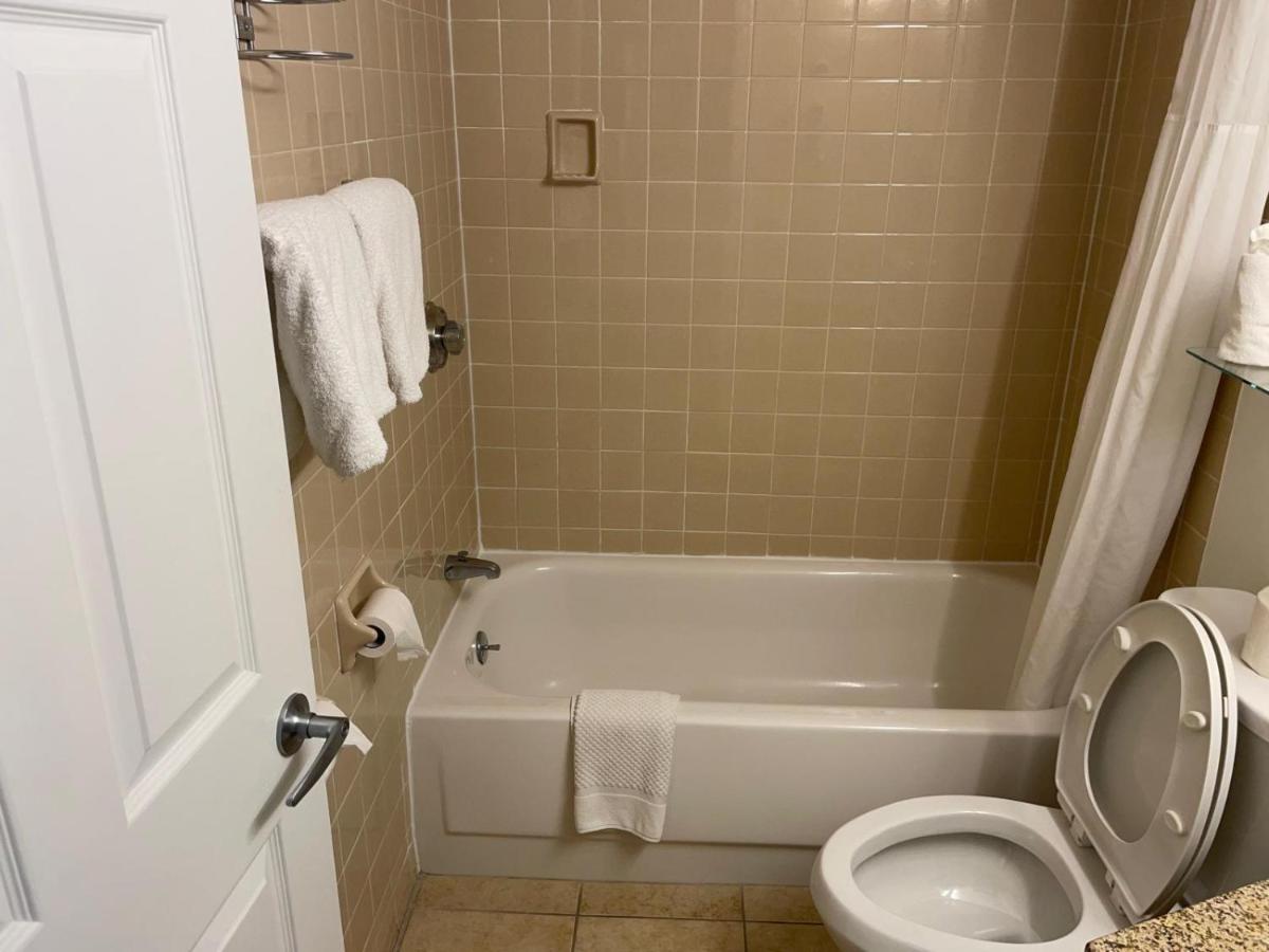 King Suite at Eastland Suites Extended Stay Hotel & Conference Center