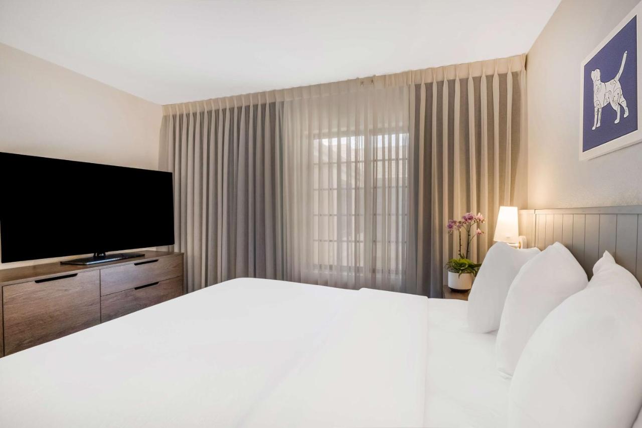 Two-Bedroom Suite with King and Queen Beds at Sonesta ES Suites Portland Vancouver 41st Street