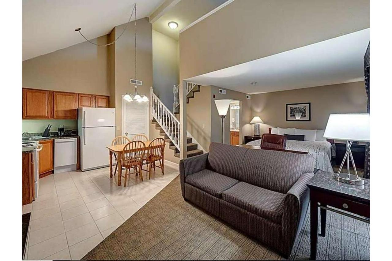 Deluxe Suite at Eastland Suites Extended Stay Hotel & Conference Center