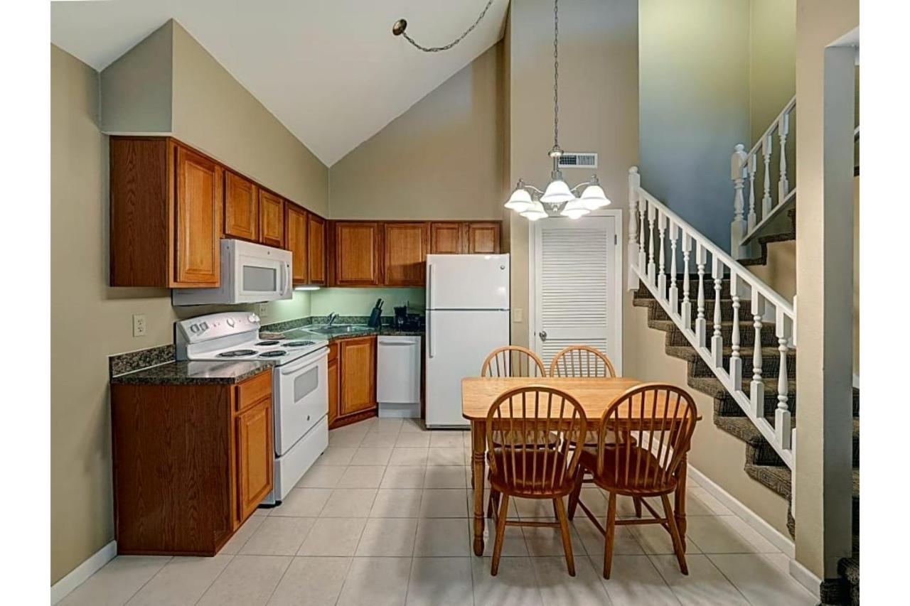 Deluxe Suite at Eastland Suites Extended Stay Hotel & Conference Center