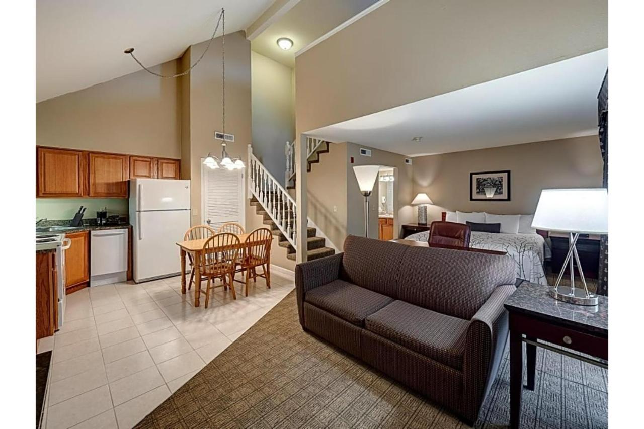 Deluxe Suite at Eastland Suites Extended Stay Hotel & Conference Center