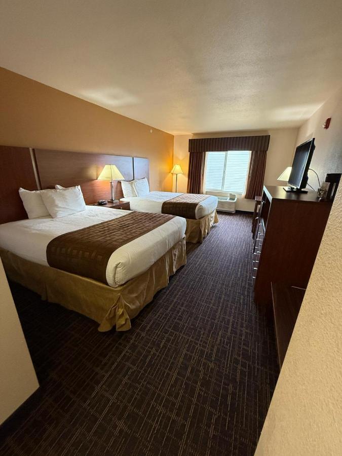 | Richland Inn & Suites