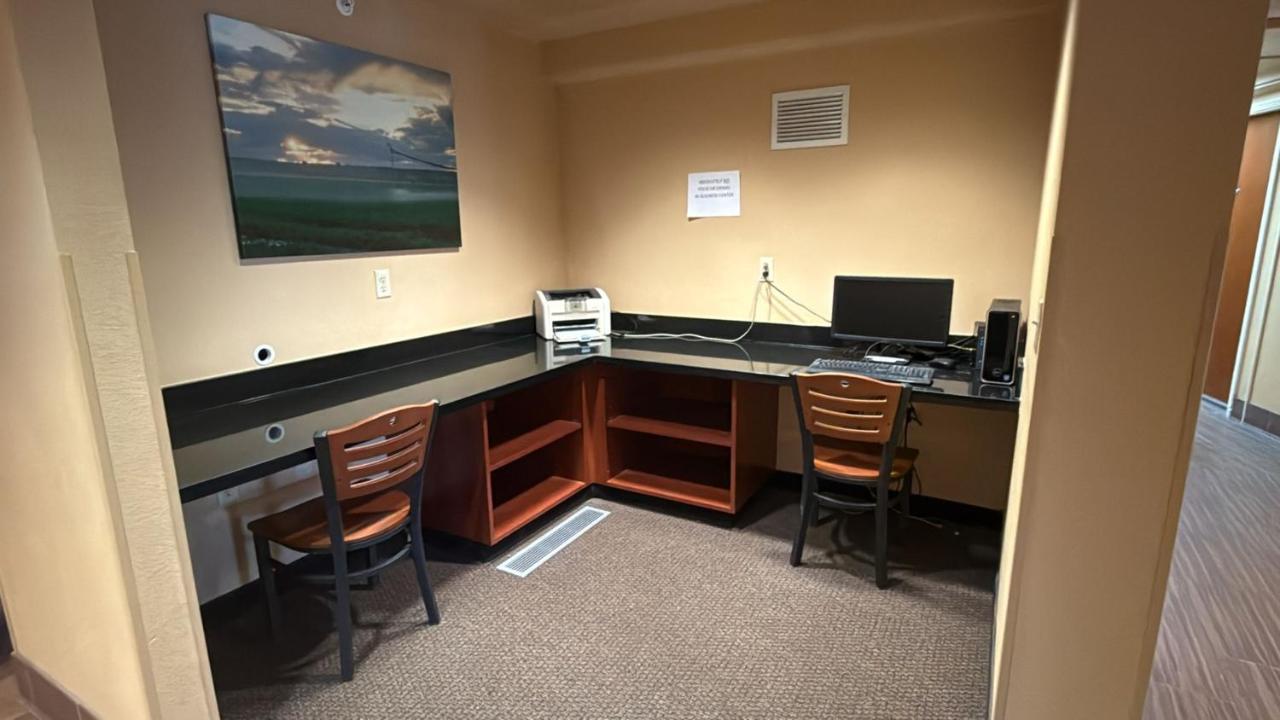 | Richland Inn & Suites