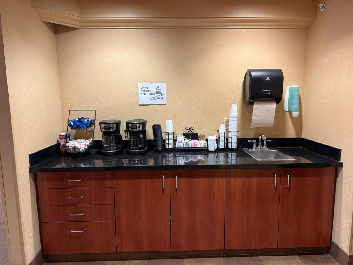| Richland Inn & Suites