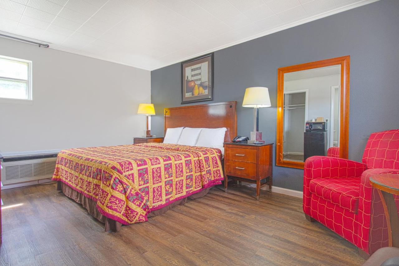  | OYO Hotel McAlester OK S Main St