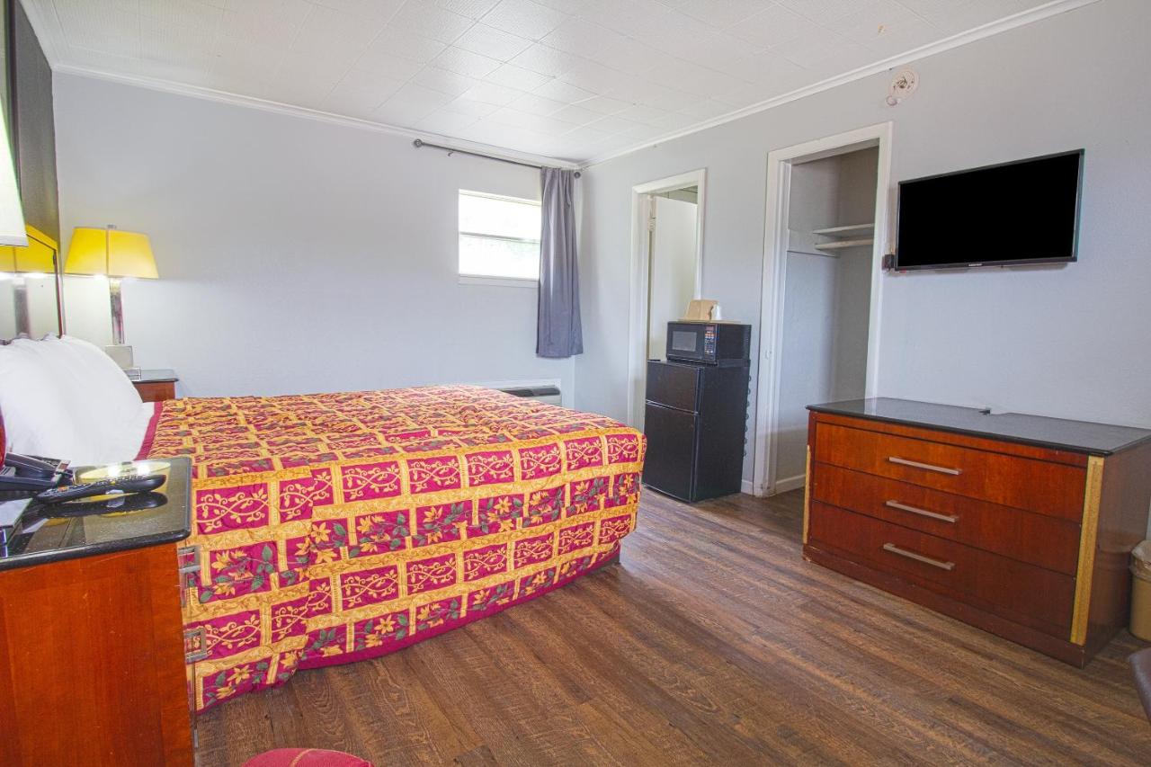  | OYO Hotel McAlester OK S Main St