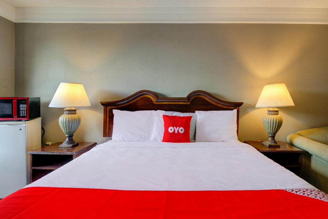 | OYO Hotel Douglas GA US-441
