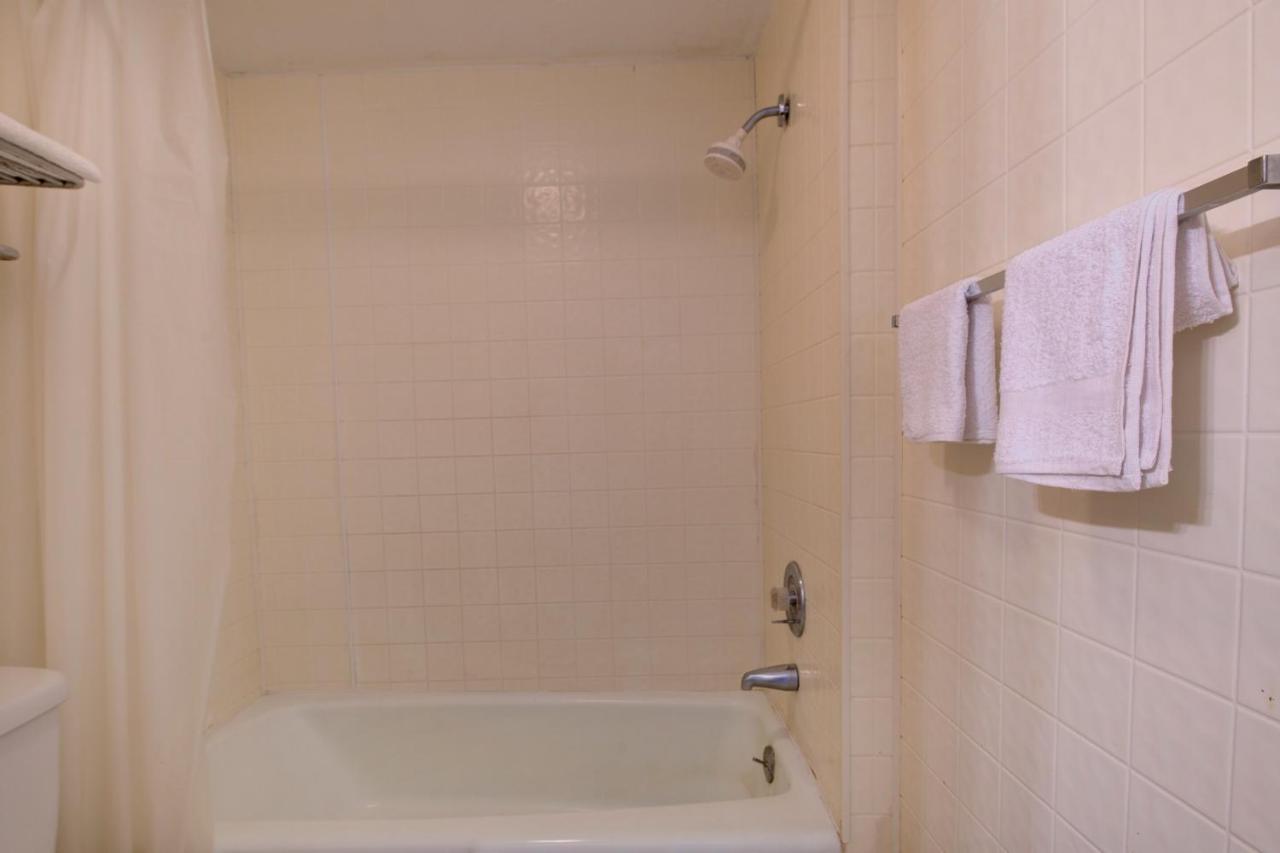 | OYO Hotel Douglas GA US-441
