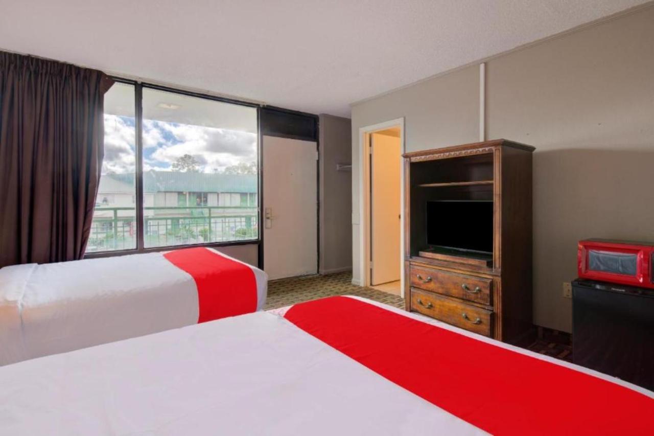 | OYO Hotel Douglas GA US-441