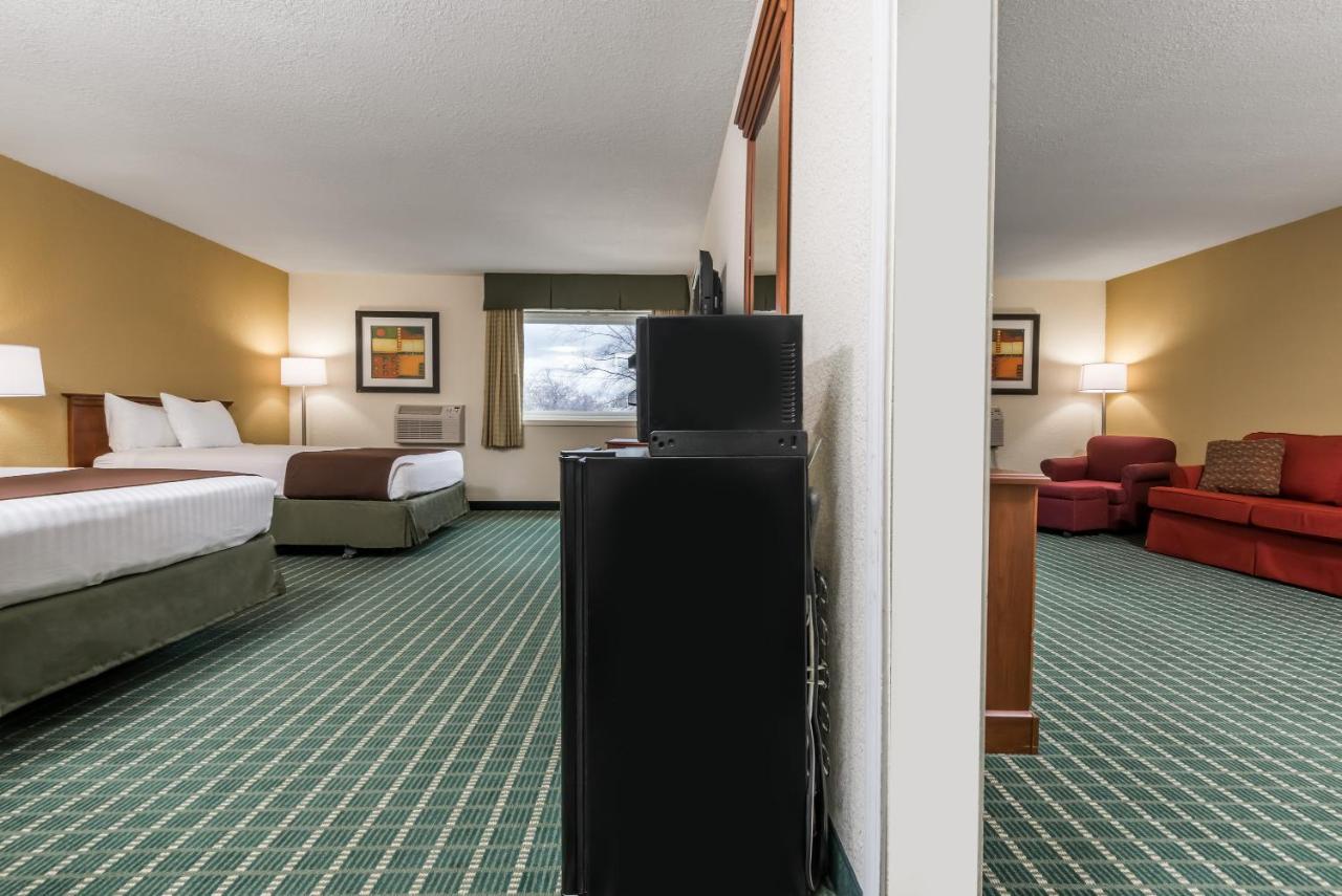 One-Bedroom Suite with 2 Double Beds - Non-Smoking at Baymont by Wyndham Kokomo