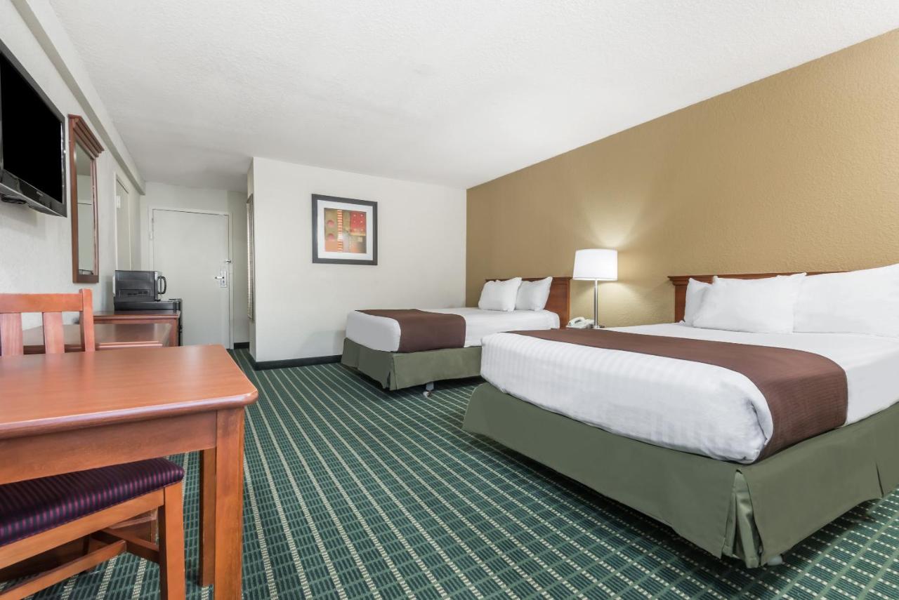 Deluxe Double Room - Disability Access/Non-Smoking at Baymont by Wyndham Kokomo