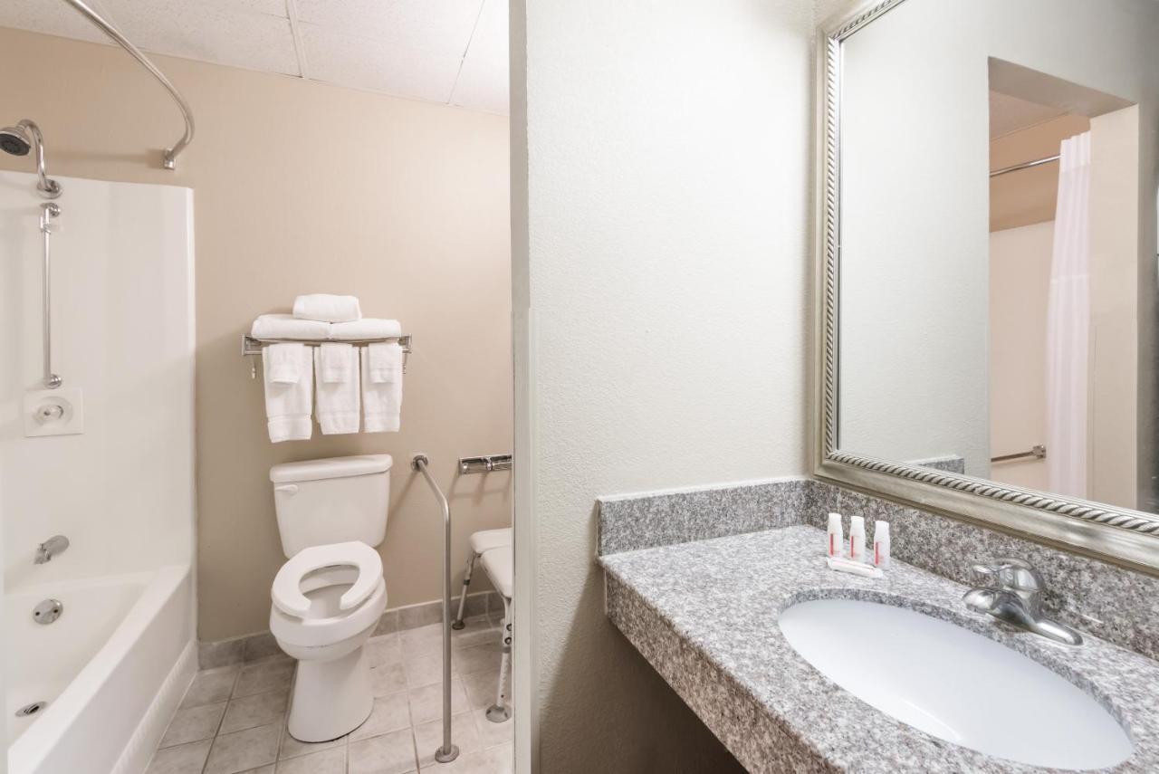 Deluxe Double Room - Disability Access/Non-Smoking at Baymont by Wyndham Kokomo