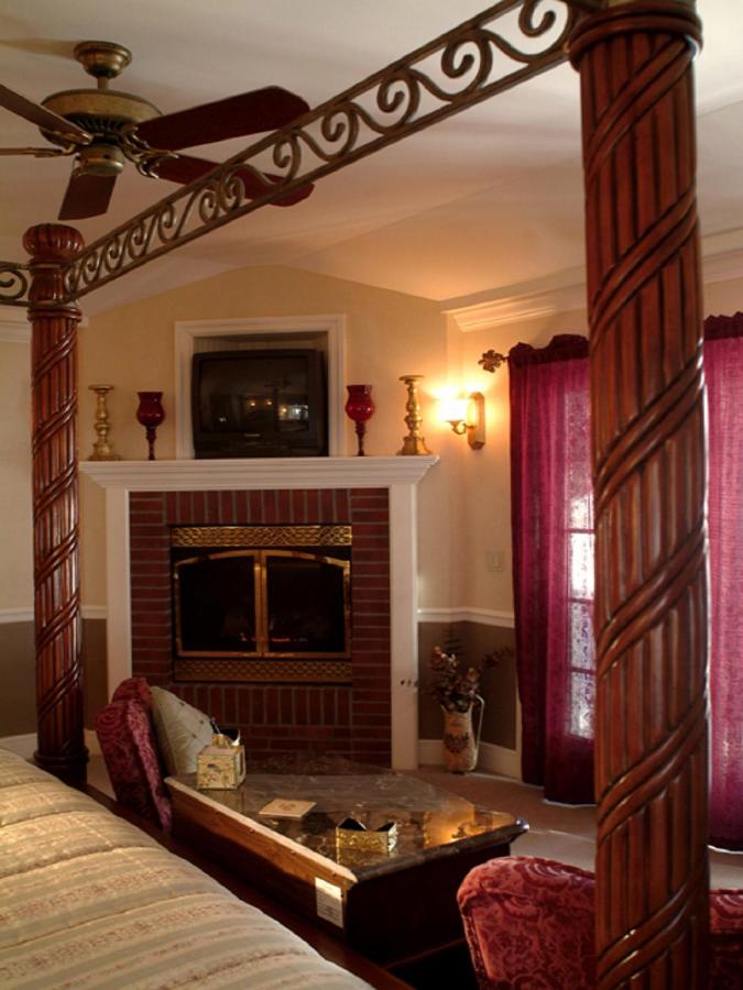 | Lake George Boathouse Waterfront Lodging