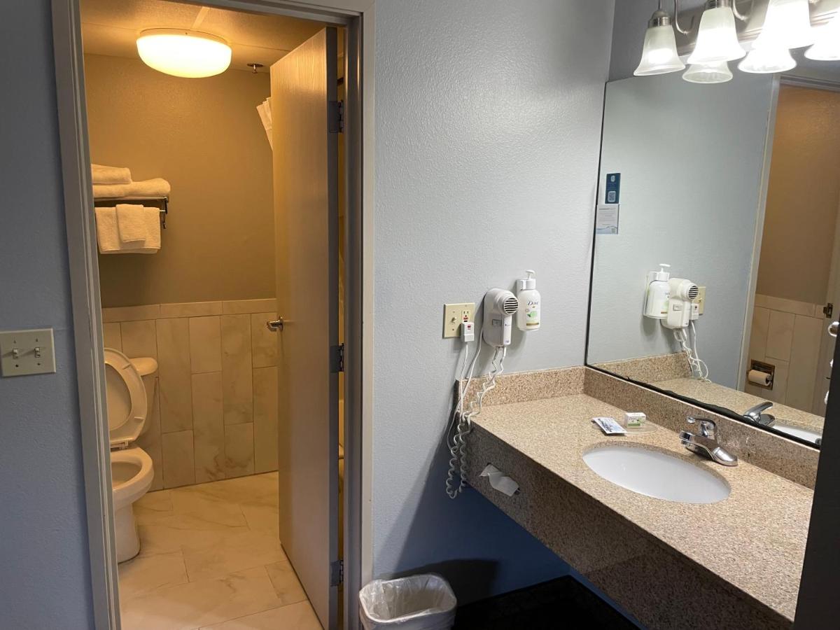 One-Bedroom King Suite - Non-Smoking at AmericInn by Wyndham Hartford WI