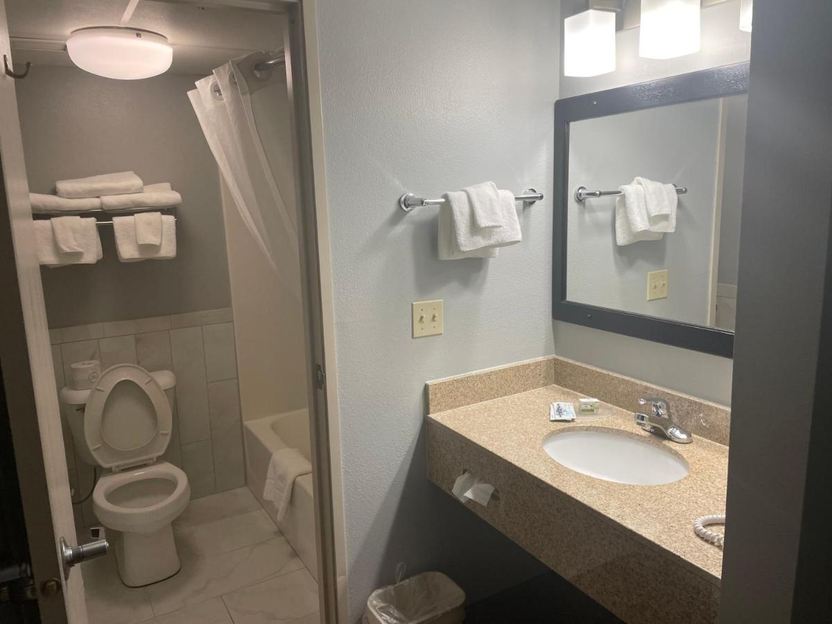 King Room - Non-Smoking at AmericInn by Wyndham Hartford WI