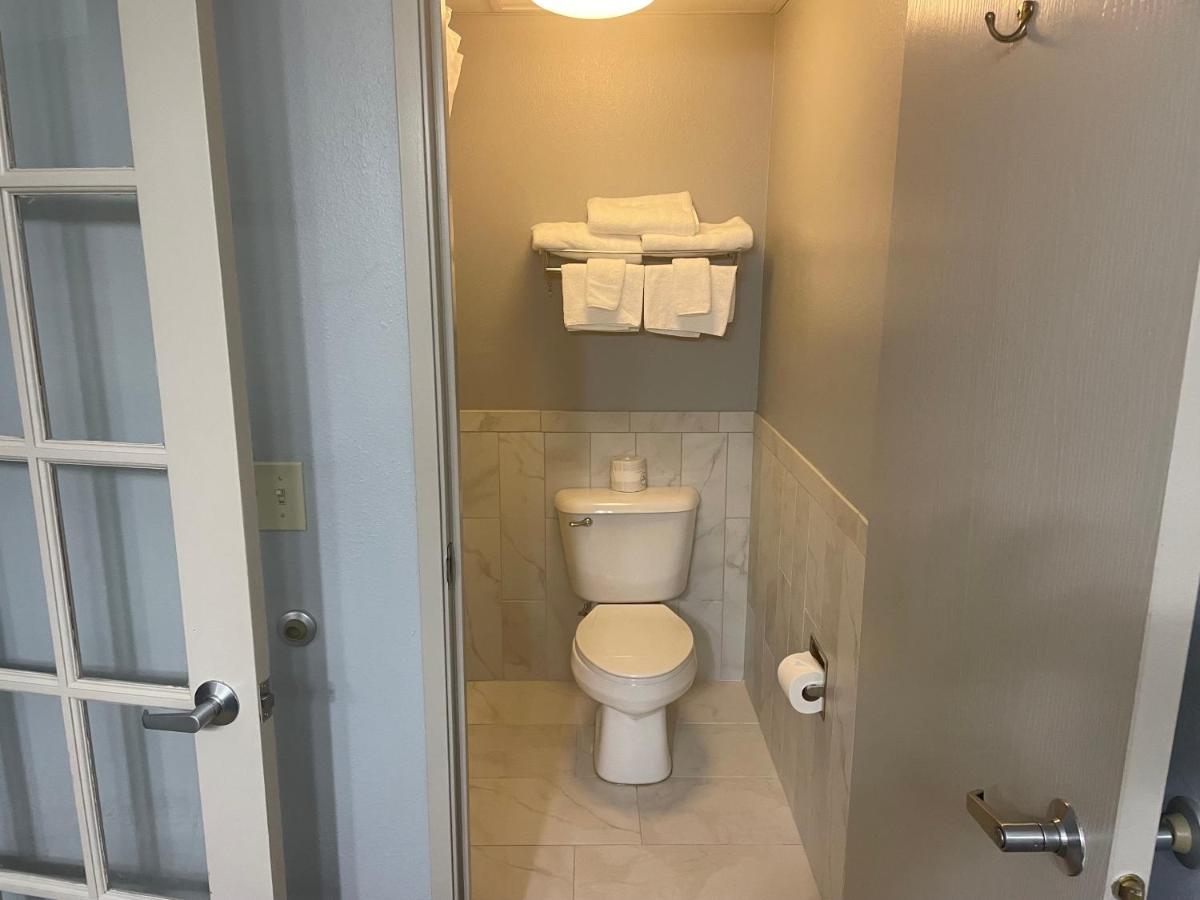 King Bed, Premier One-Bedroom Suite, Non-Smoking at AmericInn by Wyndham Hartford WI