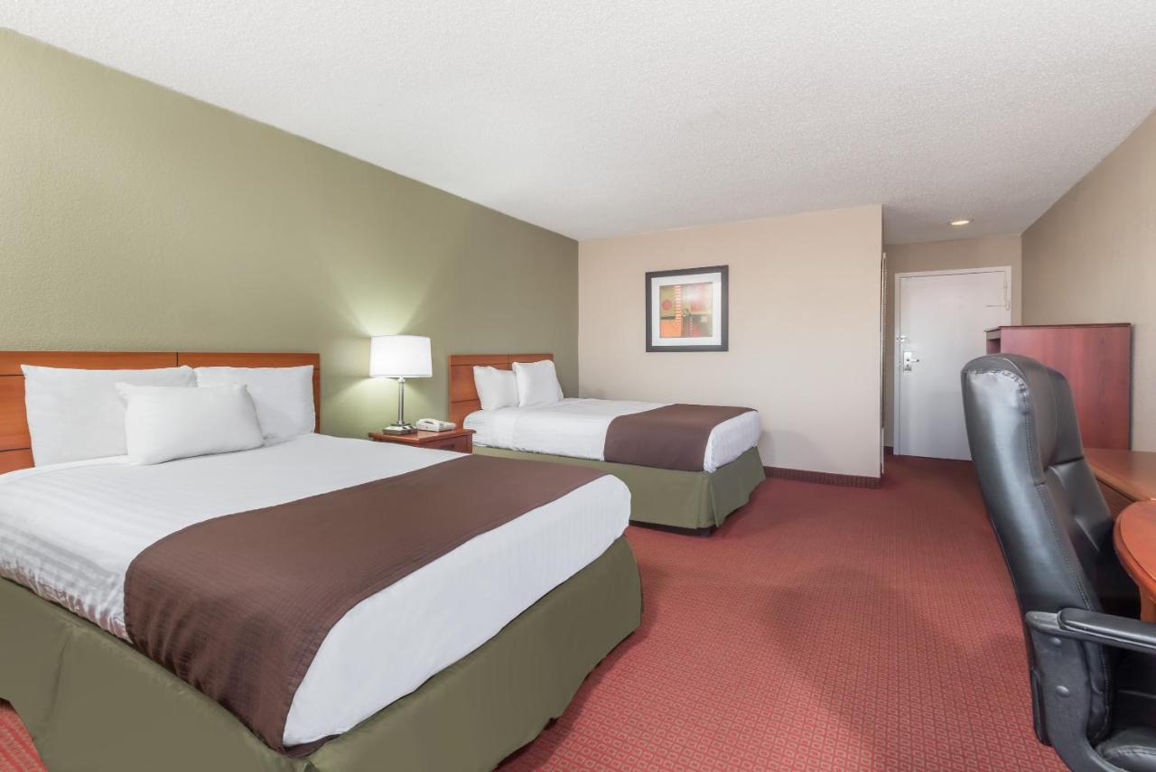 Deluxe Double Room - Disability Access/Non-Smoking at Baymont by Wyndham Kokomo