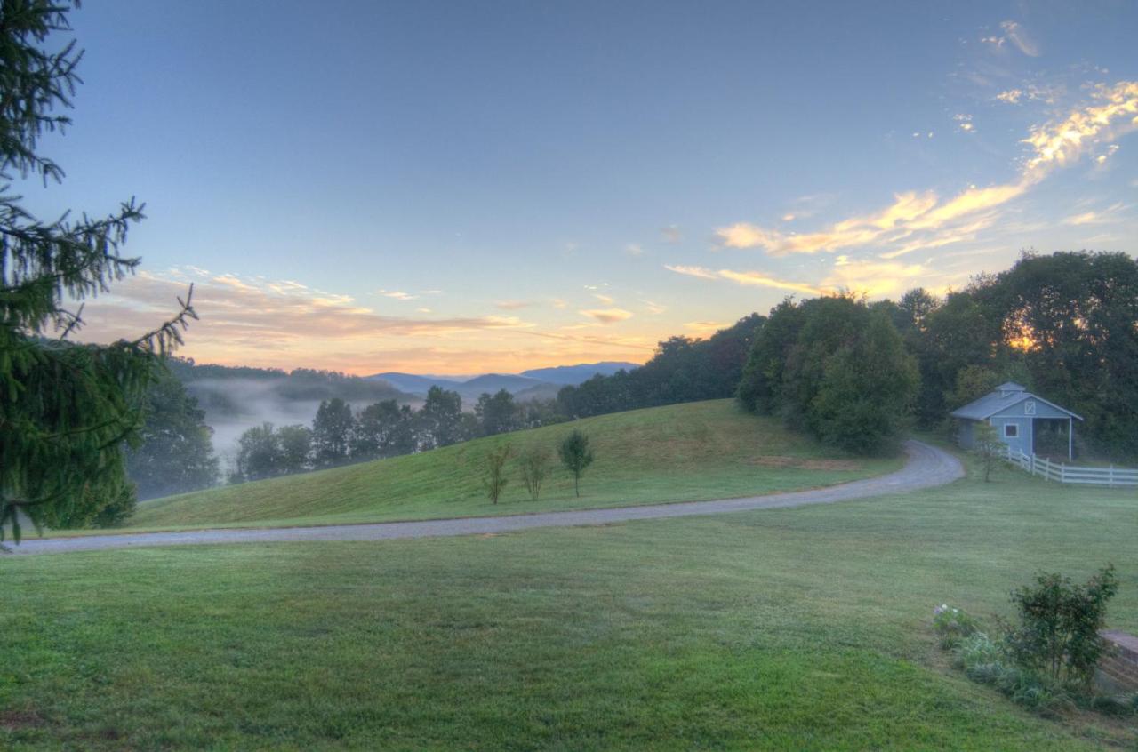 | Blue Mountain Mist Country Inn