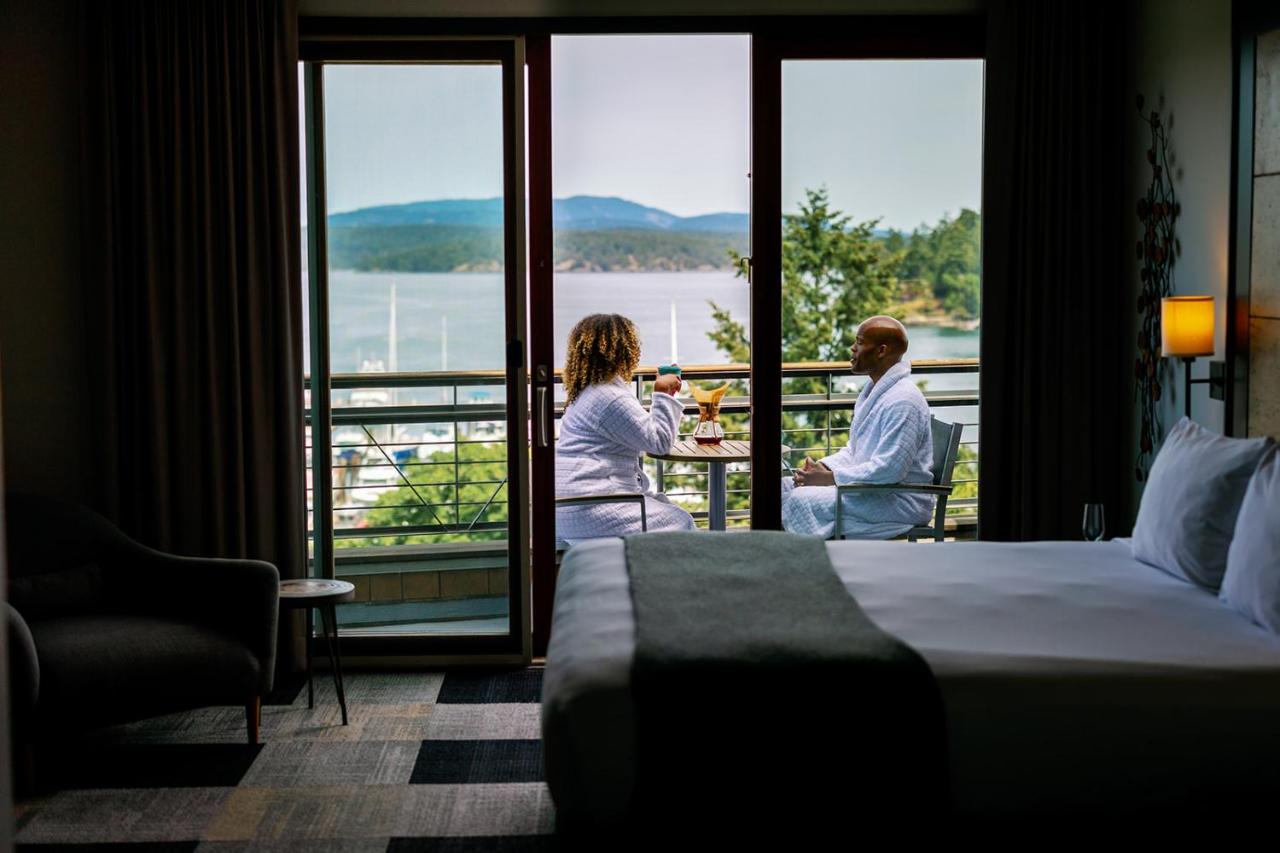 King Room with Sea View at Friday Harbor House