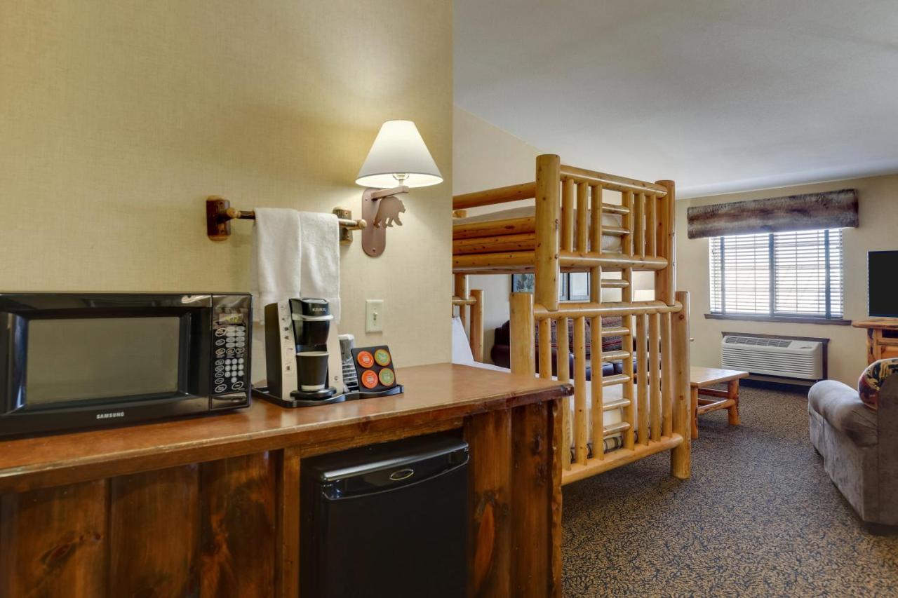 | Stoney Creek Hotel St. Joseph
