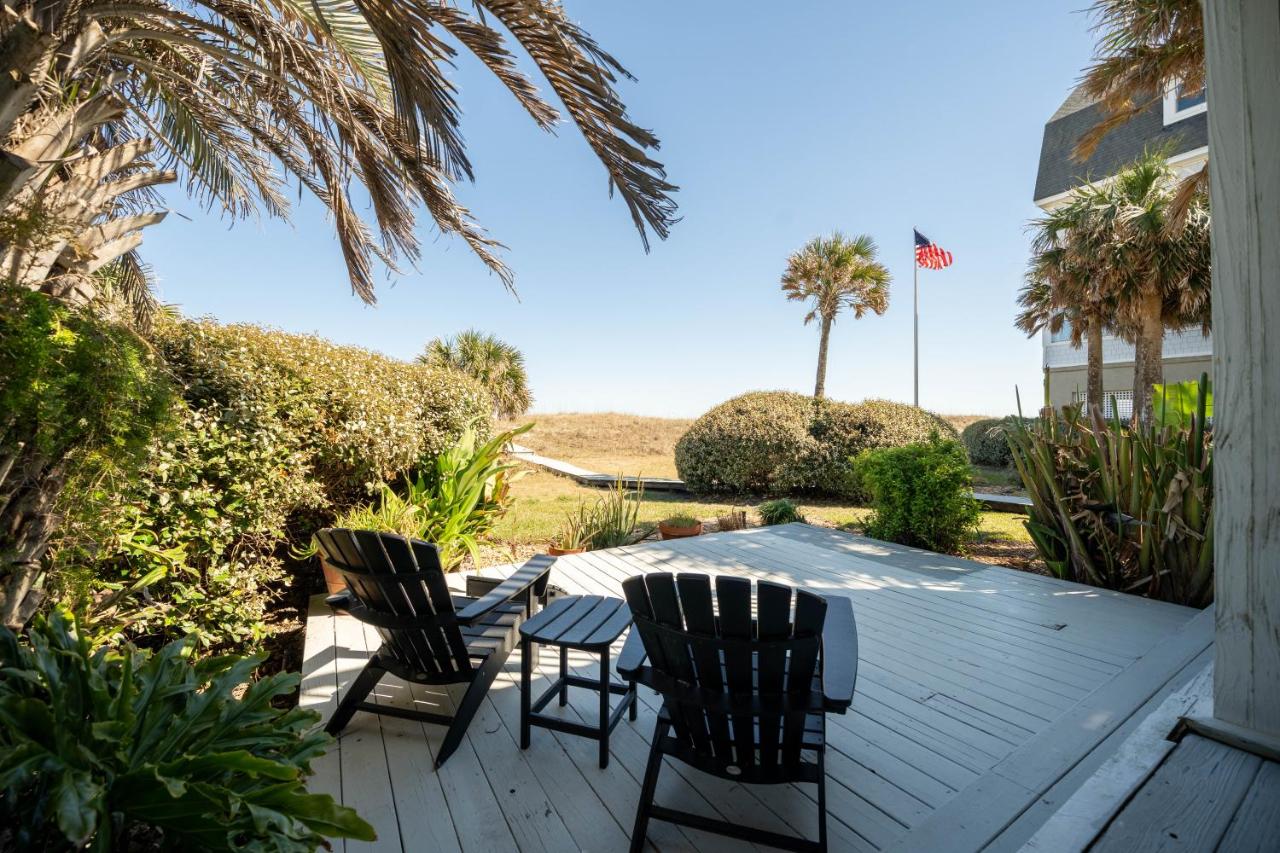 | Elizabeth Pointe Lodge