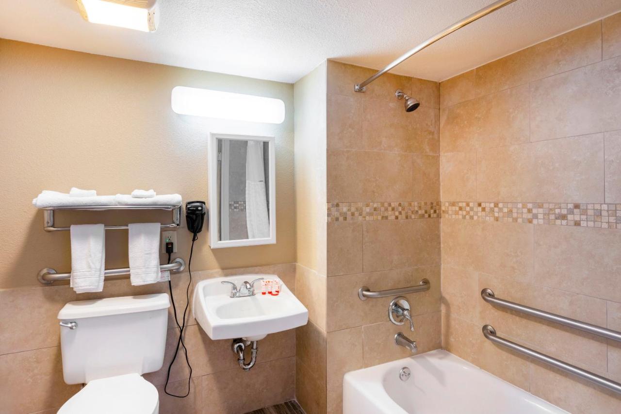 | OYO Hotel Port Allen LA I-10 West