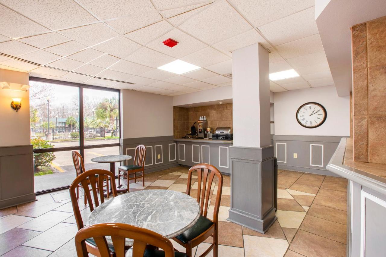 | OYO Hotel Port Allen LA I-10 West