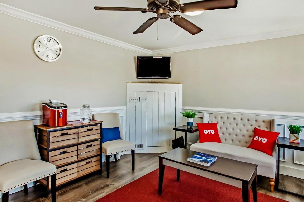 | OYO Hotel Ridgeland East